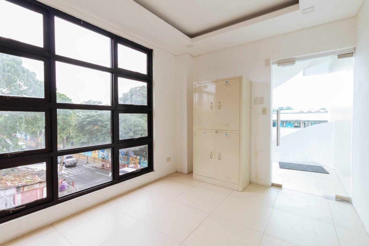 Reddoorz Plus Near Commonwealth Regalado เกซอนซิตี้ ภายนอก รูปภาพ