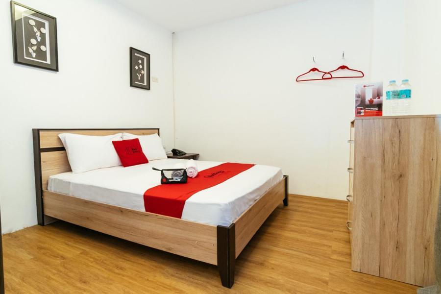 Reddoorz Plus Near Commonwealth Regalado เกซอนซิตี้ ภายนอก รูปภาพ