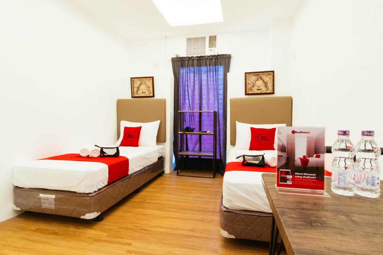 Reddoorz Plus Near Commonwealth Regalado เกซอนซิตี้ ภายนอก รูปภาพ